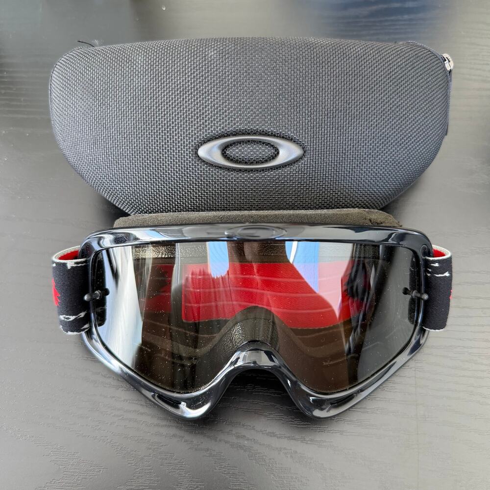 Oakley Airbrake MX Motocross ATV Goggles Black/Gray with Case